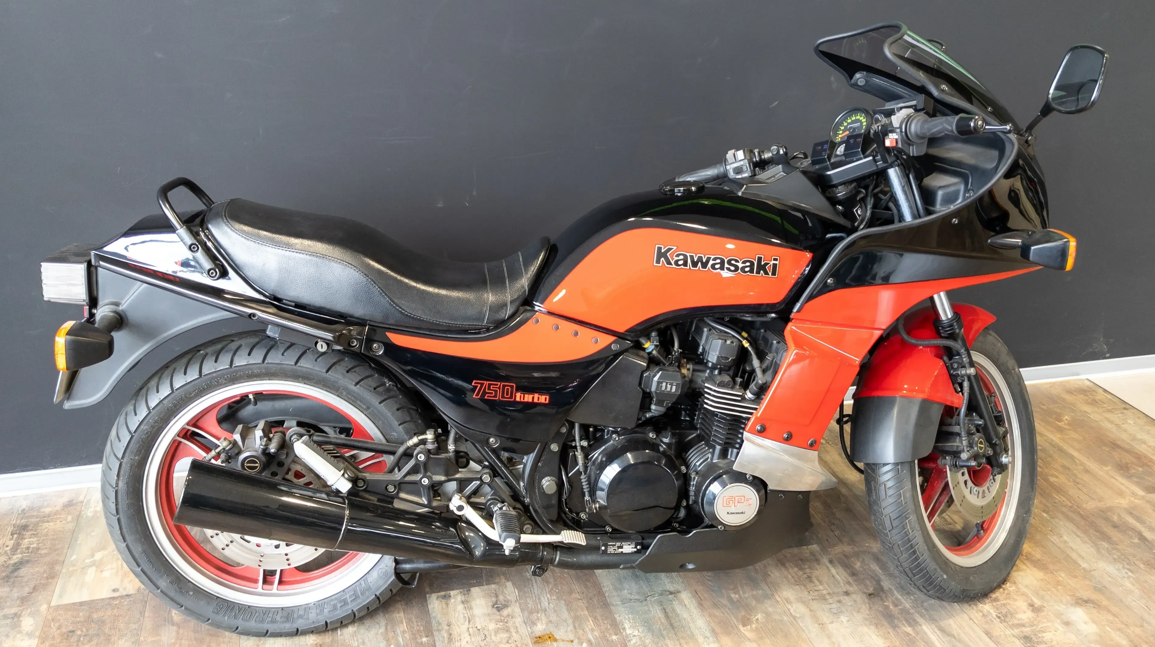 GPZ 750