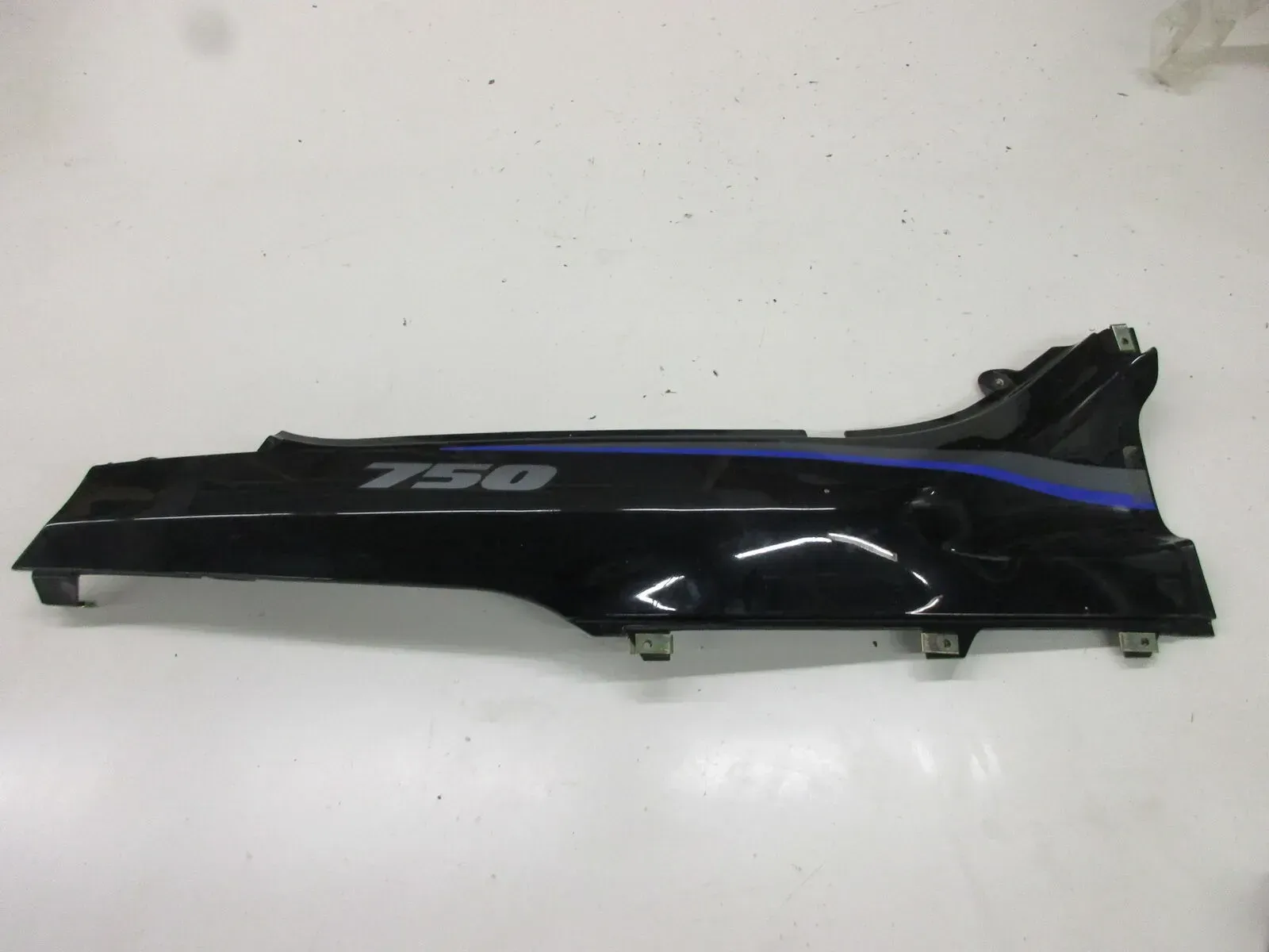 Verkleidung Sitzbank Suzuki GSX 750 F GR 78 A Seitendeckel rechts Sitzverkleidun - Bild 1