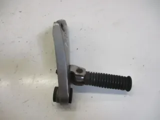 1. Kawasaki EN 500 EN500A Fußraste hinten rechts Fußrastenhalter Fußrastenbrücke - Bild 1