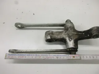 Suzuki GSX 600 F Typ AJ Umlenkung Knochen Federbein Schwinge Aufnahme Halter - Bild 2