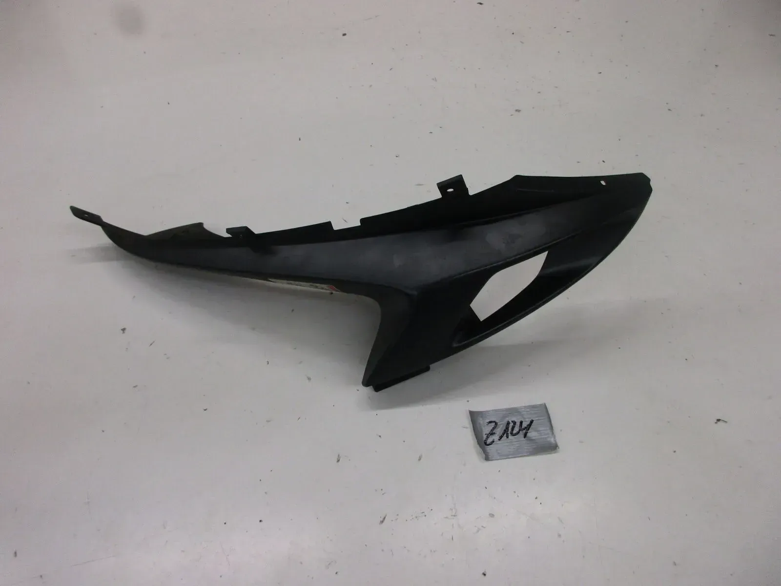 Verkleidung Frontmaske Z124 Suzuki GSX-R 750 Lufteinlass links Kanzel 94681-01H0 - Bild 1