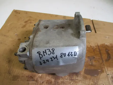 Background image for Getriebe 22423180120 Schalthebel BM38 BMW R 25/3 Getriebeblock gear box Lagerauf