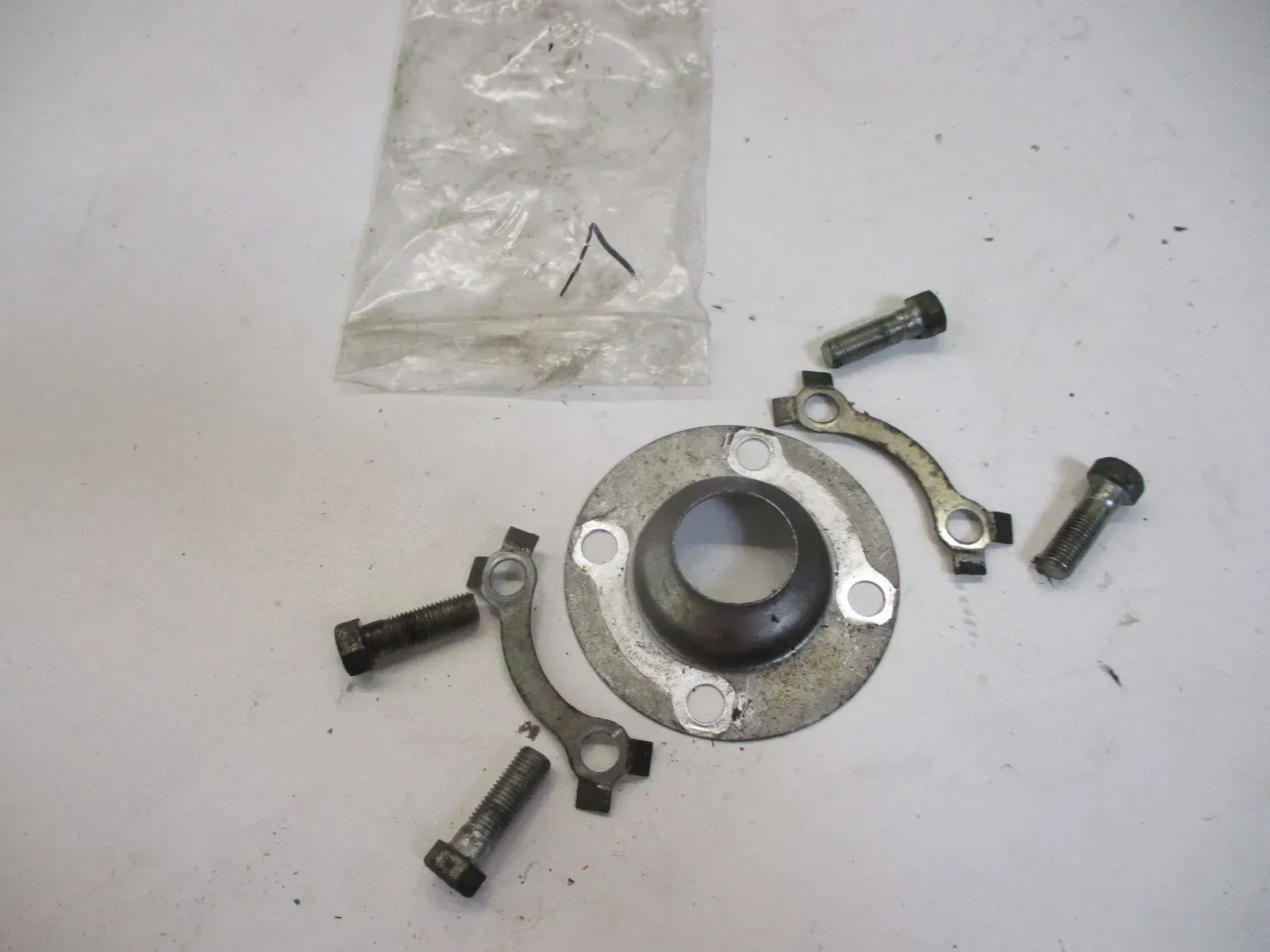 Bremsscheibenschrauben M10x39 mm Kawasaki Z 1000 MK2 KZT00A vorne (1) Sicherungs - Bild 1
