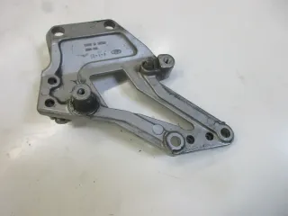Kawasaki GPX 750 R ZX 750 F Fußrastenhalter vorne rechts Fußraste Fußrastenbrück - Bild 4