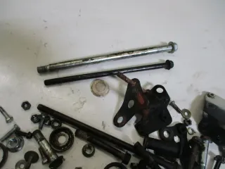 2. Suzuki DR 600 R SN41A Dakar Schraubensatz Kleinteile Schrauben Konvolut - Bild 4