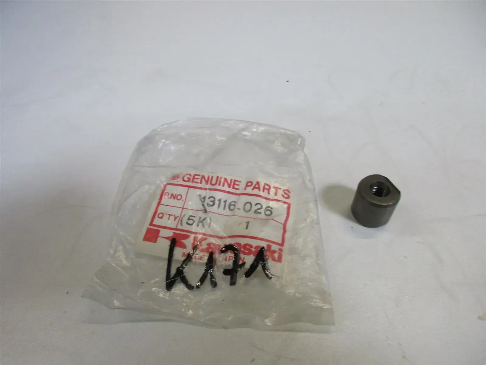 K171 Kawasaki KD 125 KX 125 KS 125 Buchse Schraube Kupplung push rod 13116-026 - Bild 1