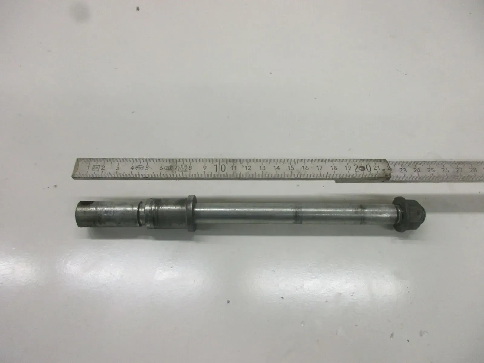 1. Kawasaki ER 5 ER500A Twister Steckachse vorne 15 mm Achse Vorderrad Felge - Bild 1