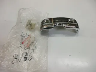 B166. Suzuki GZ 125 Abdeckung rechts Zylinderkopf Motor Motordeckel 11172-12F00 - Bild 1