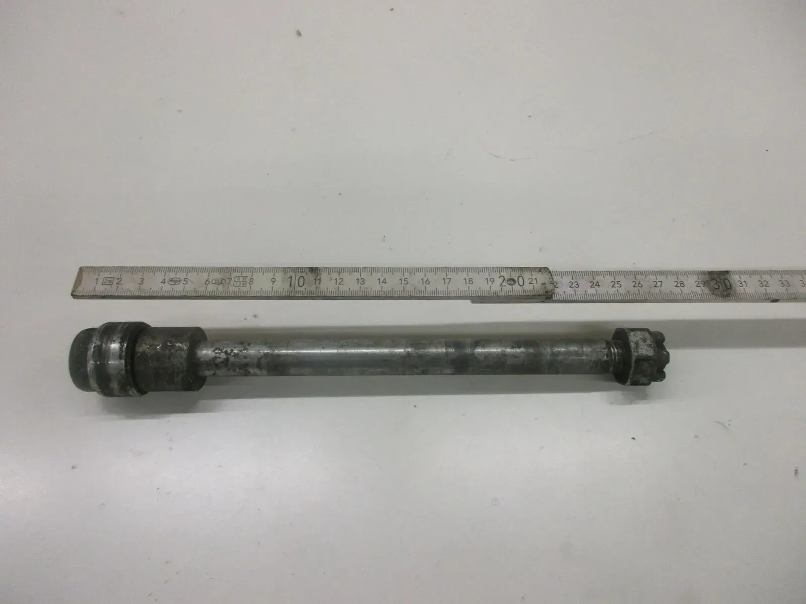 1. Kawasaki GPZ 305 EX305A Steckachse hinten 17 mm Achse Hinterrad Felge axle - Bild 1