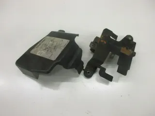 1. Kawasaki Z 550 LTD KZ550B Relaiskasten Abdeckung Rahmen Verkleidung Halter - Bild 1