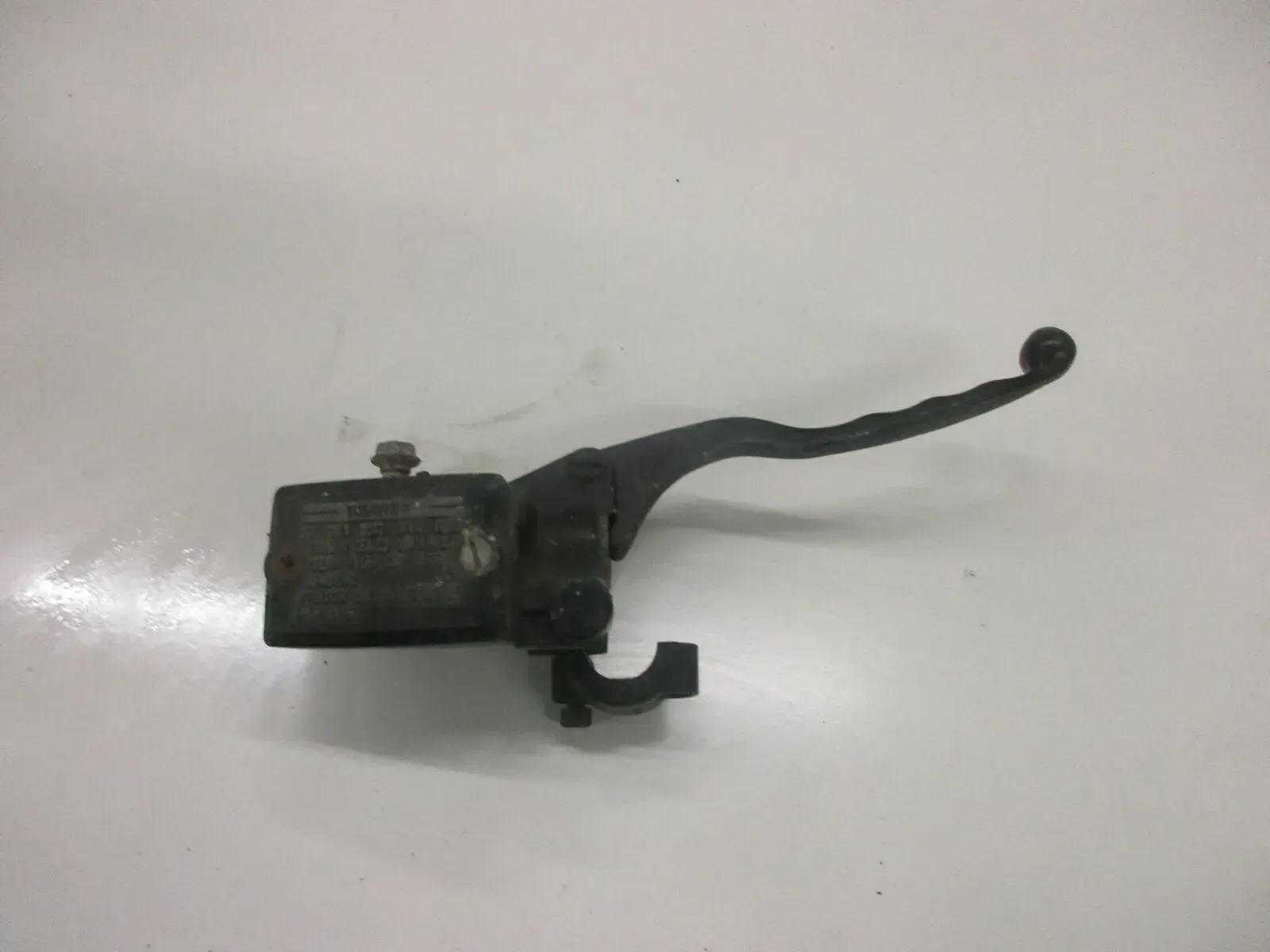 6. Kawasaki GPZ 600 R ZX600A Bremspumpe vorne Hauptbremszylinder Bremse 5/8" - Bild 1