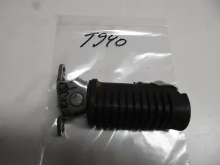 T940 Honda CBX 550 F PC 04 Soziusraste hinten rechts Fussraste right - Bild 1