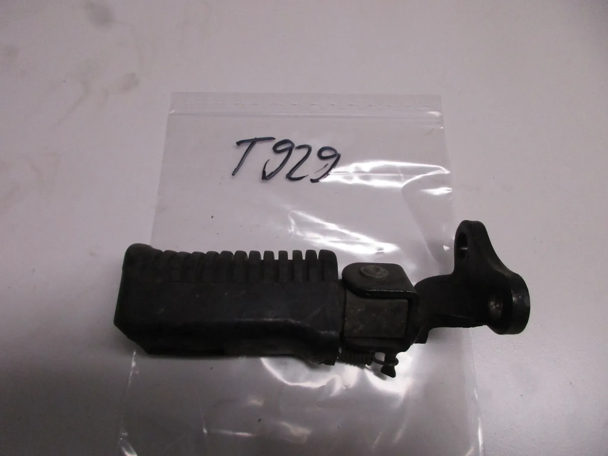 T929 Yamaha XZ XS XV XJ Fussraste vorne Fahrrerraste Fußraste - Bild 1
