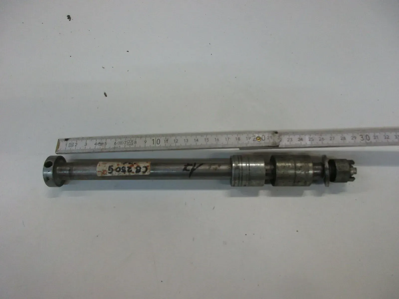 O. Honda CB 250 G CB 250 T Steckachse hinten Achse Hinterrad Felge axle wheel - Bild 1