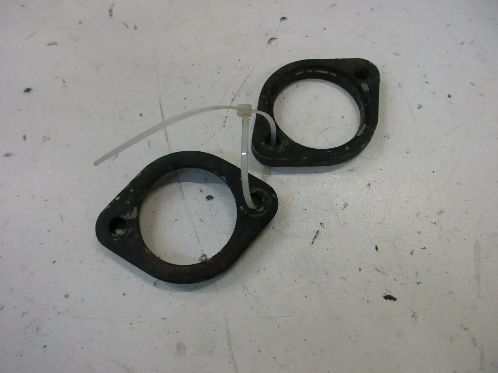O. Honda CBR 600 F PC 23 Auspuffhalter Krümmerhalter Flansch Halter Auspuff - Bild 1