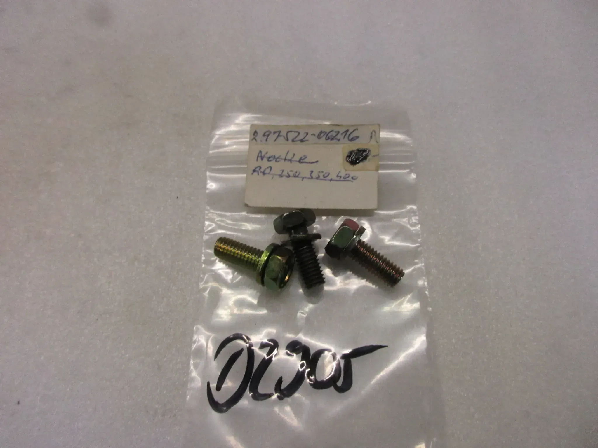 D2905 Yamaha FJ 1200 Schrauben 97522-06216 Vergaser Bolzen bolt - Bild 1