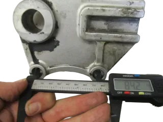 1. Kawasaki ZX-7R Ninja ZX750N_P Bremssattelhalter hinten rechts - Bild 4