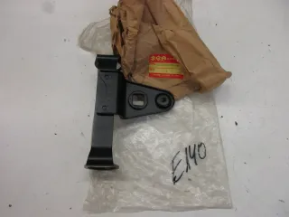 E140. Suzuki GS 400 Scheinwerferhalter Lampenhalter 51540-44000-291 links Träger - Bild 1