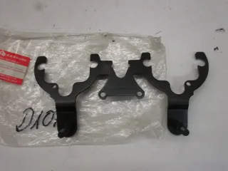 E107. Suzuki GN 250 Instrumentenhalter 34950-38300 Tachohalter Tacho Cockpit Halter - Bild 3