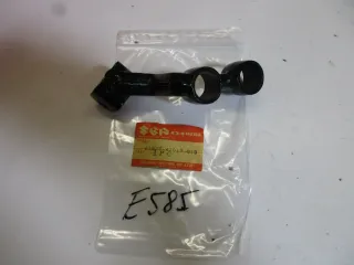 E585. Suzuki GS 550 E Fußrastenhalter vorne links 43520-47010-019 Fußraste Fussraste Fahrer - Bild 4