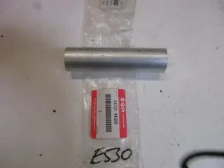 E530. Suzuki GSX-S 750 Hülse 64731-44G00 Distanzstück Felge Schwinge Bolzen Achse - Bild 1