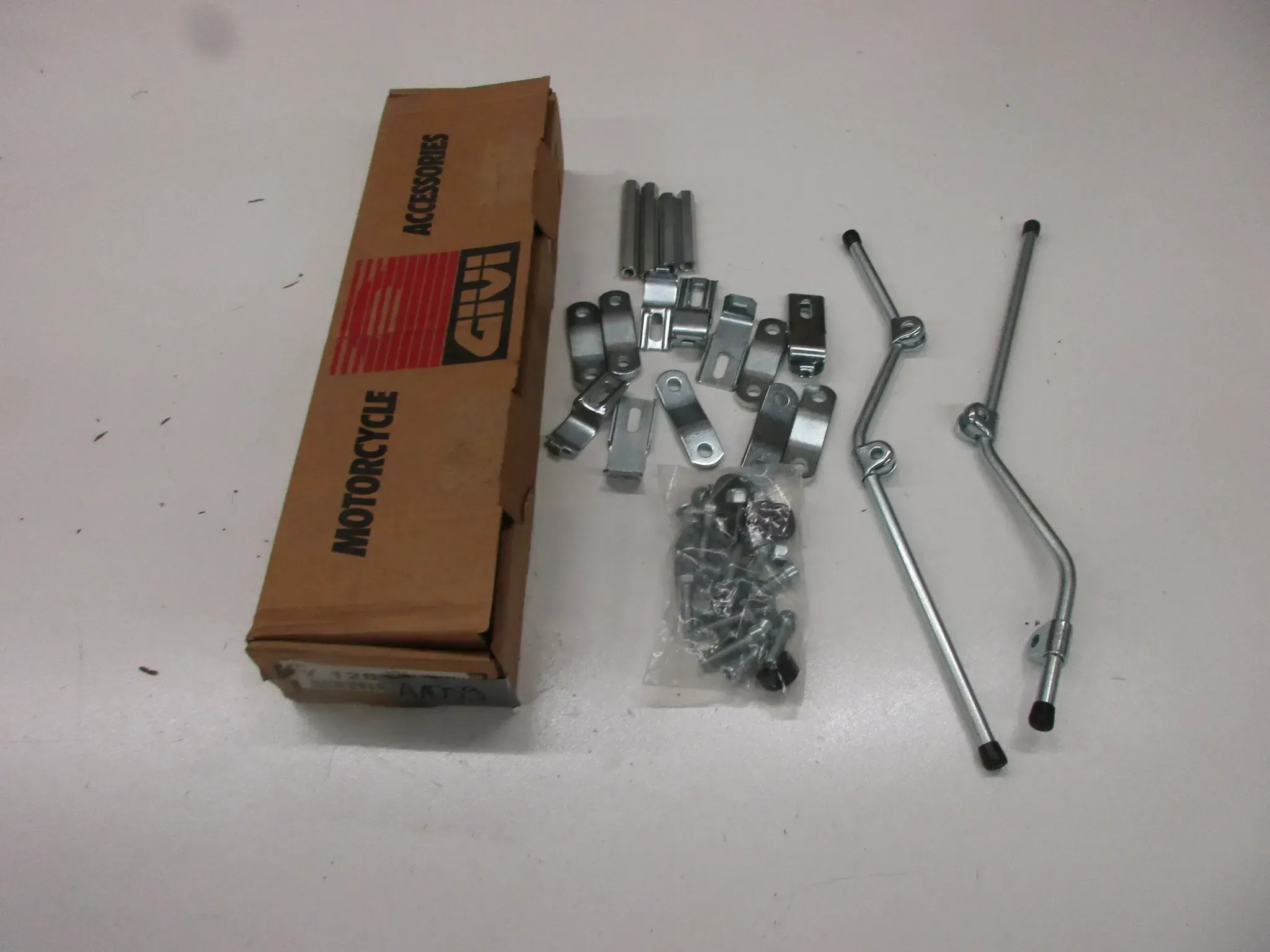 A1059 Givi Y128 Yamaha Kofferträger Halter Kofferhalter Topcase Koffer Rahmen - Bild 1