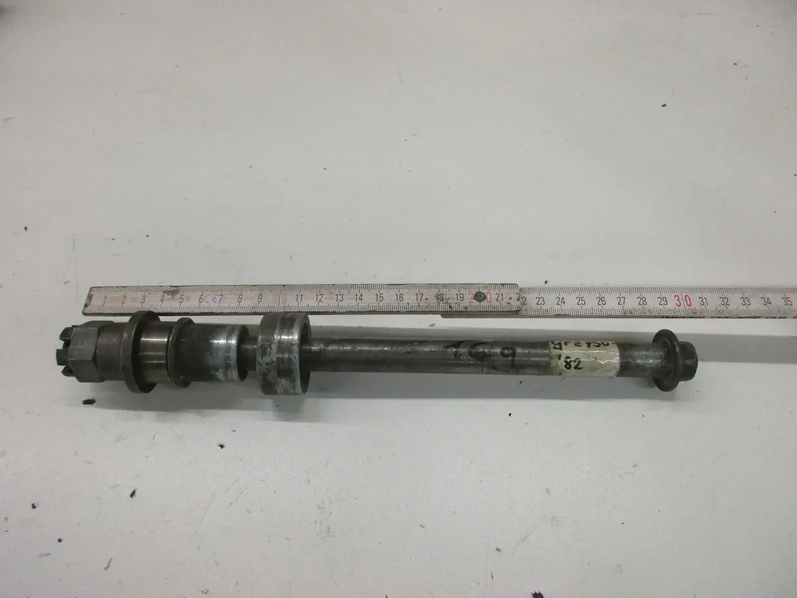 O1. Kawasaki GPZ 750 R ZX 750 G Steckachse hinten Achse Hinterrad 17 mm Felge - Bild 1