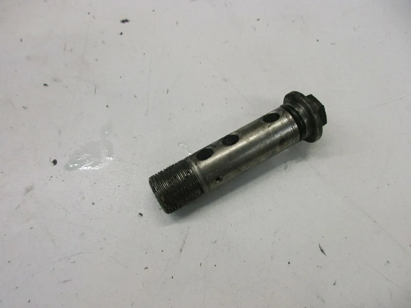 O1. Kawasaki GPZ 550 UT ZX 550 A Ölfilterschraube Ölfilter Ölschraube Motor - Bild 1