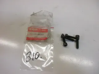 B10. Suzuki LT-A 700 Schraube Motordeckel Motor Motorgehäuse bolt 07130-06303 - Bild 1