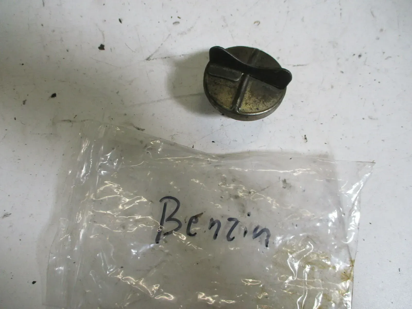 4. Honda Gl 1000 GL 2 Gold Wing Tankdeckel Tankverschlußdeckel Tank Benzintank - Bild 1