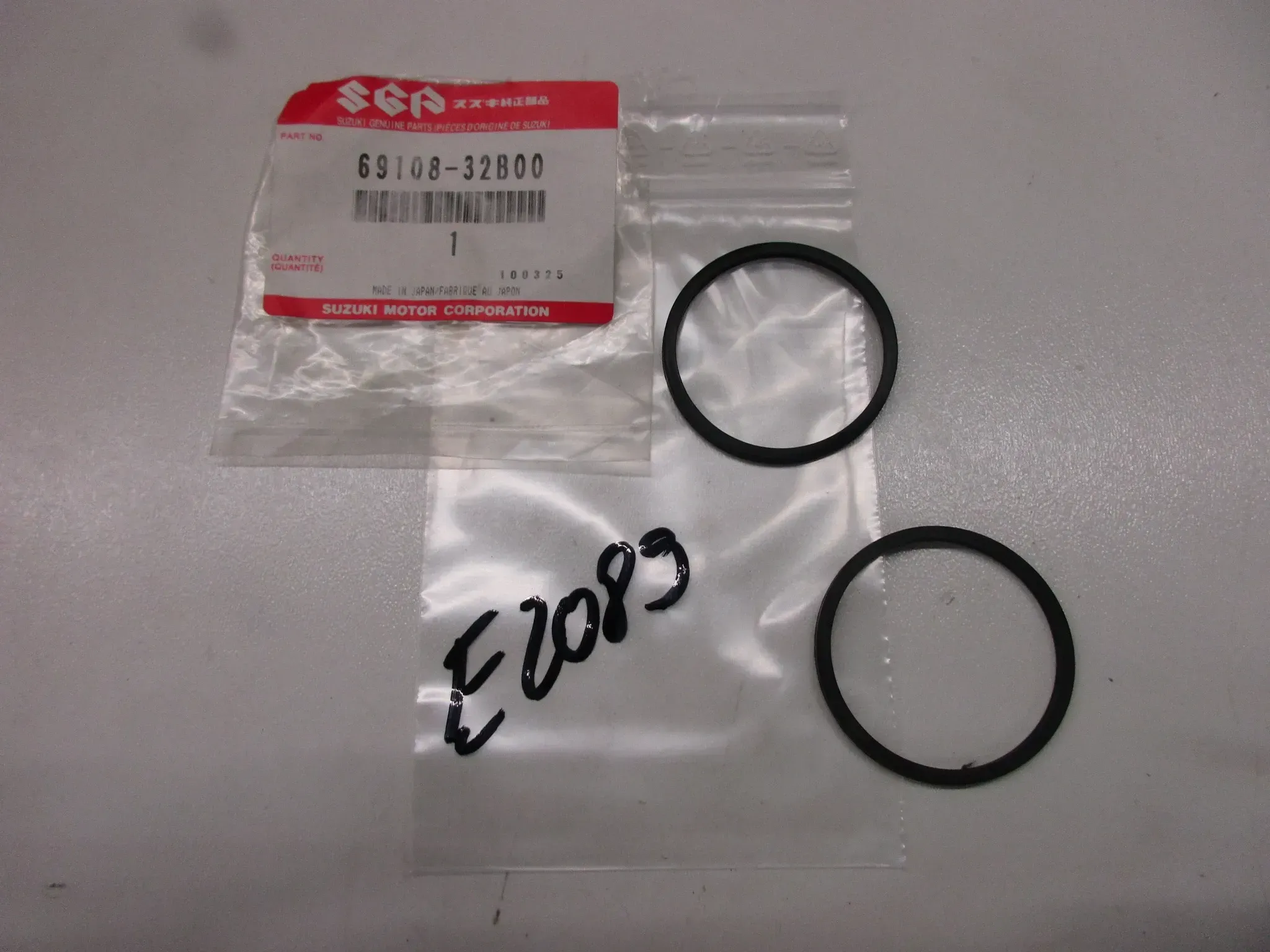E2089 Suzuki GS 500 E Dichtung O-Ring 69108-32B00 Bremssattel hinten seal - Bild 1