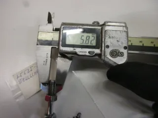 E1248 Suzuki GSX-R 750 Schraube Stift 25525-27A10 Schalthebel Stellschraube - Bild 4