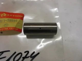 E1074. Suzuki GT 380 Bolzen Kurbelwelle 12211-58000 Motor Stift Pin 20 mm Achse - Bild 2