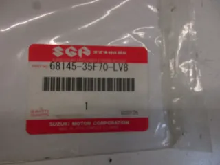 E1690. Suzuki GSX-R 750 Aufkleber Dekor 68145-35F70-LV8 Verkleidung links Emblem - Bild 4