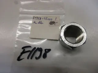 E1198 Suzuki GSX 750 E Schraube Mutter 51353-45000 Gabel Gabelbrücke Hülse Nut - Bild 1