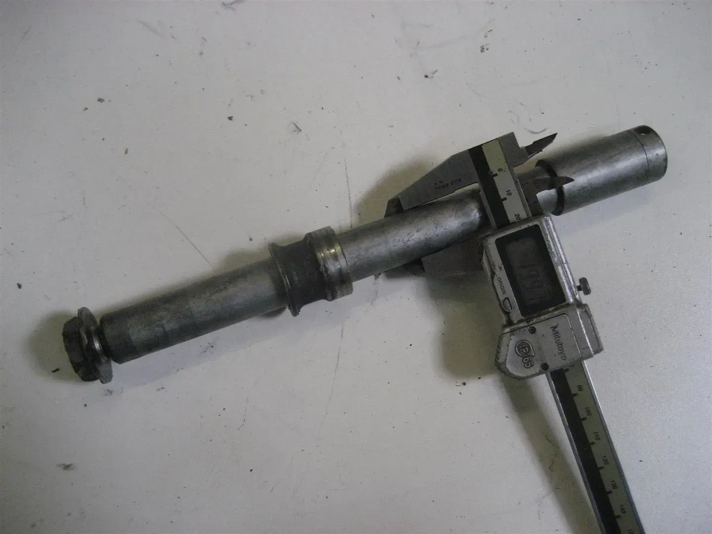 1. HONDA CBR 1000 F SC21 STECKACHSE ACHSE VORNE 20 mm AXLE FRONT - Bild 1