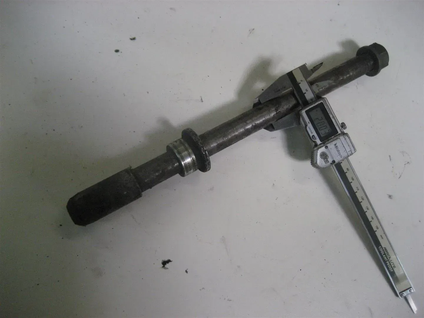 HONDA GL 1100 SC02 GOLD WING 82 STECKACHSE ACHSE HINTEN 20 mm AXLE REAR - Bild 1