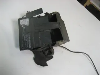 3. HONDA CBR 1000 F SC21 VERKLEIDUNG BATTERIE BATTERIEFACH BATTERIEKASTEN DECKEL - Bild 3