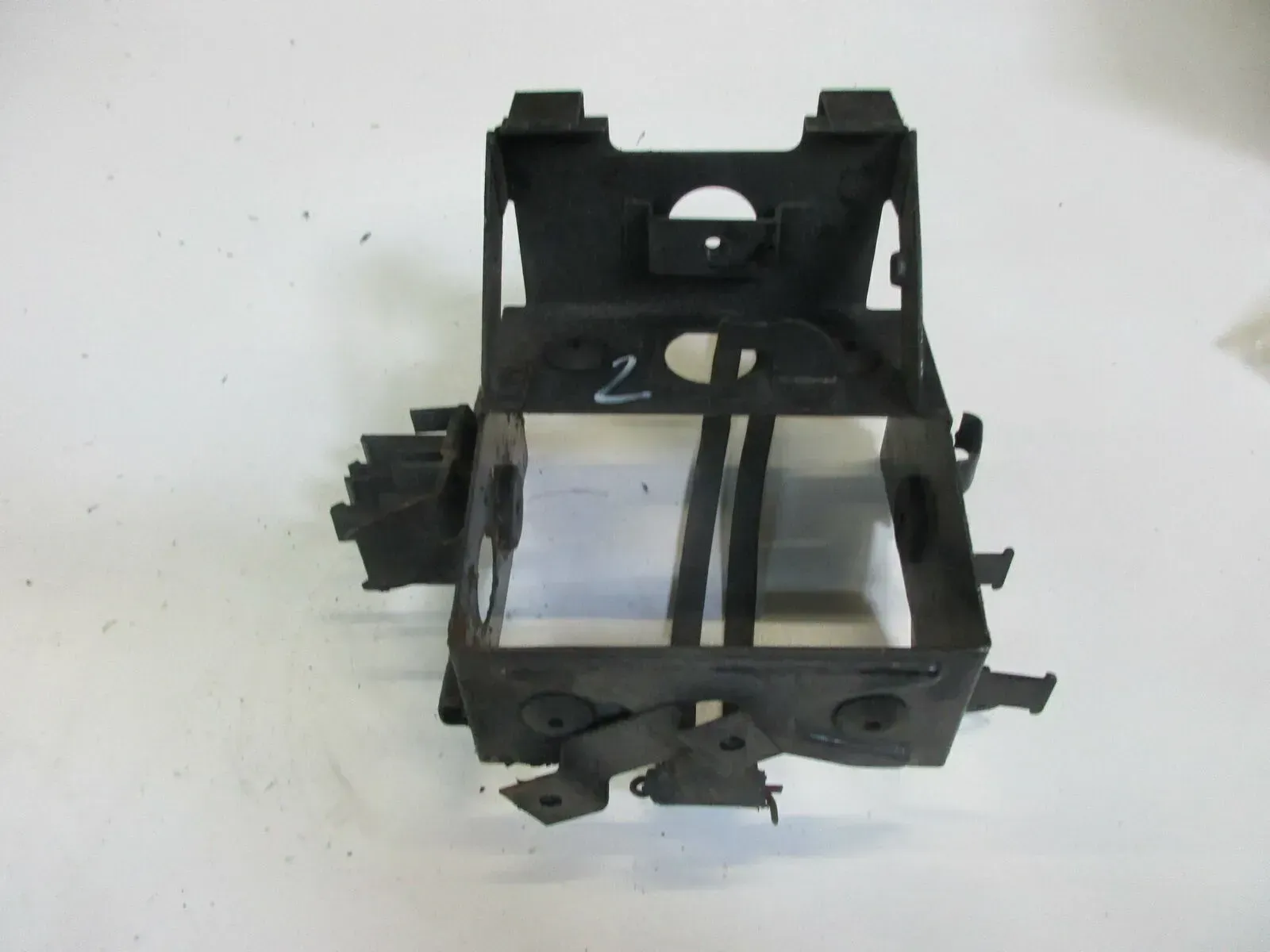 Yamaha XS 500 1H2 Batteriekasten (2) Batteriehalter Träger Halter Verkleidung - Bild 1