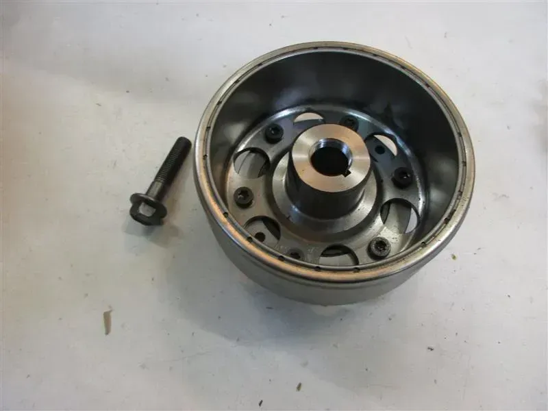 HONDA CB 900 HORNET SC48 POLRAD MIT POLRADSCHRAUBE ROTOR LIMA MAGNETWHEEL LICHTM - Bild 1