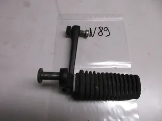 N89 BMW R65_75_90_100 Fahrerraste vorne links Fussrate 1454887 Halter - Bild 1