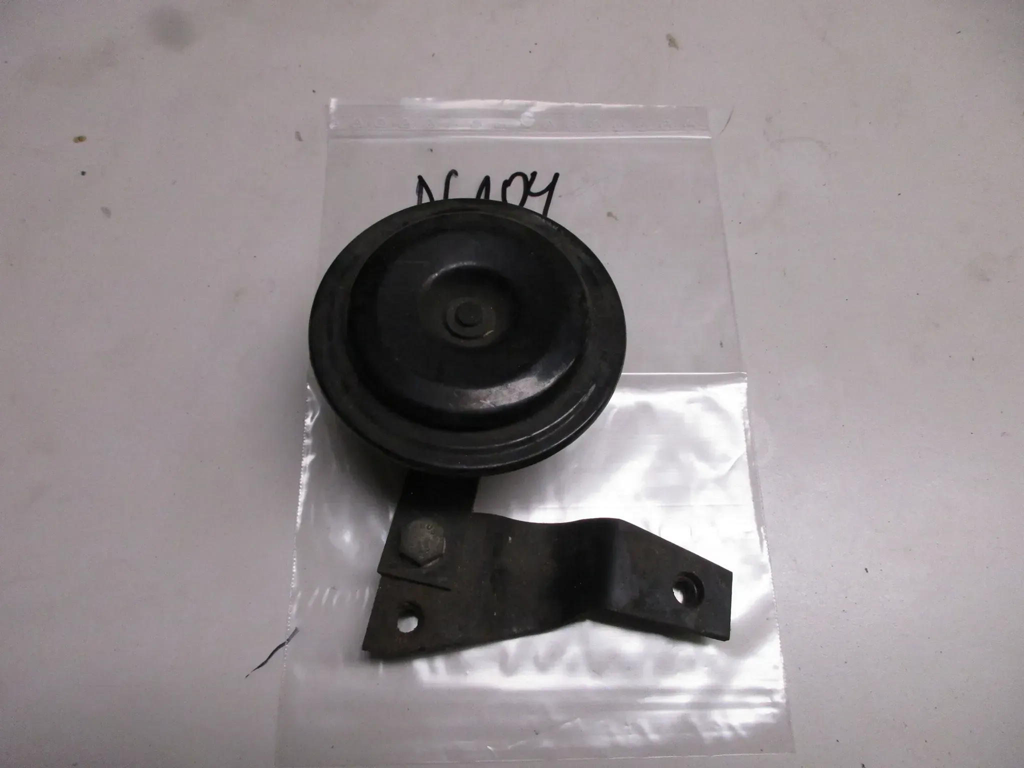 N104 BMW R80 RT GS Hupe mit Halter Horn 20016 Bosch Signal - Bild 1