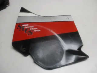 Suzuki GSX-R 750 GR 75 A Knicker Seitenverkleidung Sitzbank links 47211-27A0 - Bild 1