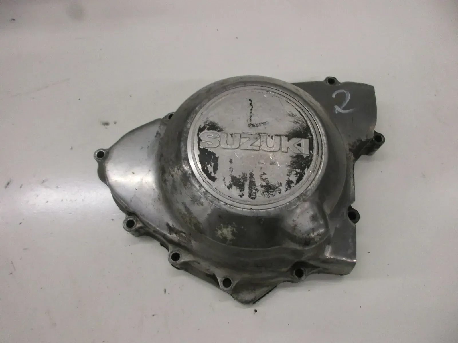 Suzuki GSX 400 E_S GK 53 C Lichtmaschinendeckel (2) Motordeckel links Gehäuse - Bild 1