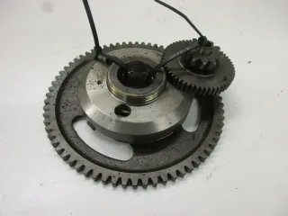 Anlasserfreilauf Motor 1. Suzuki GSX 600 F GN 72 B Lichtmaschine Zahnrad Ritzel - Bild 2