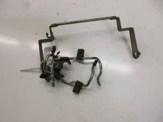 1. Kawasaki GPX 750 R ZX 750 F Sitzbankhalter Sitzverrieglung Verschluß Halter - Bild 3