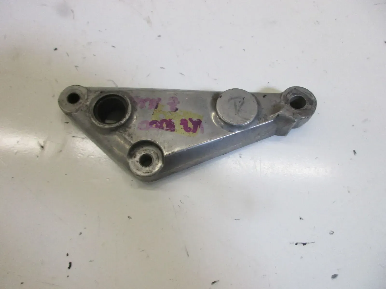 Kawasaki Z 1000 J KZT00J Fußrastenhalter rechts Fussraste Fußratsenbrücke - Bild 1