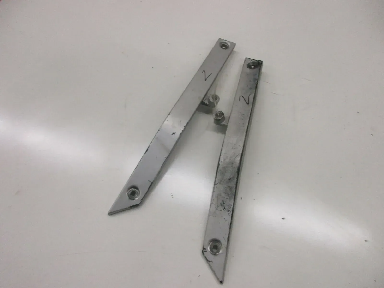 10. Kawasaki GPZ 600 R ZX600A Verkleidung (2) rechts links Abdeckung Rahmen - Bild 1
