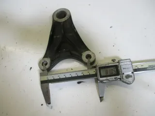 2. Suzuki GS 550 E Bj.78 Bremssattelhalter Träger Halter Bremssattel hinten - Bild 3