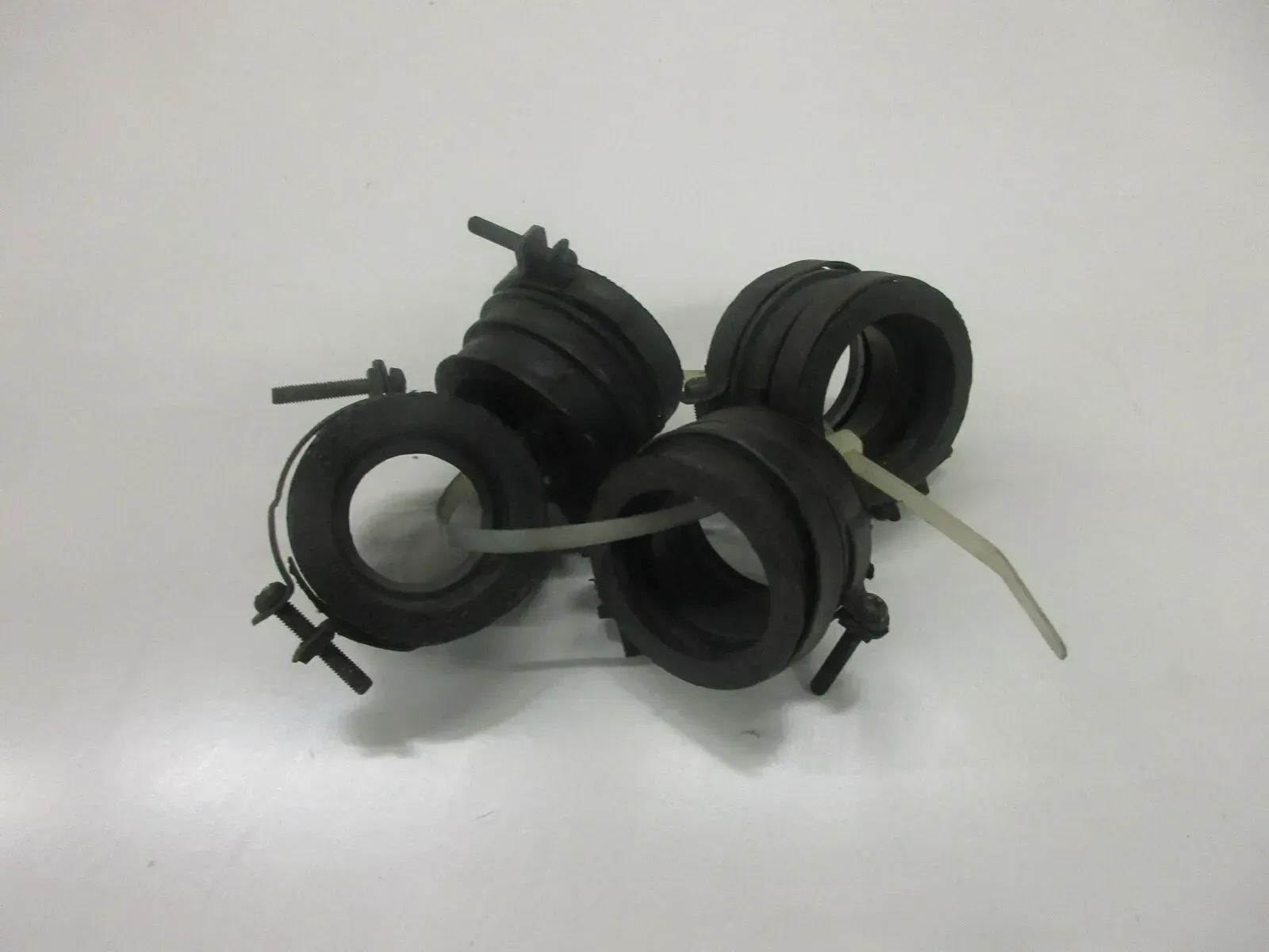 4. Kawasaki GPX 600 R ZX600A Ansaugstutzen Vergaserstutzen Gummistutzen Vergaser - Bild 1
